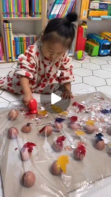 Best Kids Activities on Instagram: "Painting the remaining egg shells after cooking 😄 Breaking eggs. 🔨🔨🔨 What a stress reliever! ( cc @ro__sisters )⠀ ⠀ ⠀ SHARE 👉👉👉 ✨SHARE 👉👉👉✨⠀ ⠀ ⠀ ⬇️⬇️⬇️⬇️⠀ ⠀⠀ ✨ 👉 EXPLORE our collection of educational games and toys that stimulate fun and learning! SHOP NOW link in our bio 🔗🙋‍♀️⠀ ⠀ ⠀ ⠀ ⠀⠀ ⁣➡️ Like ❤️, Share 👥, and Save this post for later! 👉⁣⠀⠀⠀⠀ ⠀⠀⠀⠀ ⁣⁣🌺If you have a child's heart, you will also have their mind. 🌺⠀⠀⠀⠀ ⁣⠀⠀⠀⠀ ⁣📷 Follow @ro__sisters for more fun ideas like this one! 😍⠀⠀⠀ ⠀ ⠀ ⠀ ⠀ ⠀ #children #preschool #parenting #family #motherhood #toddler #baby #toddlerlife #kids" Keep Kids Busy, Most Paused Movie Scenes, How To Roll Towels, Diy Bag Designs, Basement Design Ideas, Easter Decorations Kids, Easter Decorations Christian, Easter Decorations Diy Easy, Easter Table Decorations