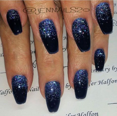 Black and blue glitter nails Nails To Go With Dark Blue Sparkly Dress, Blue And Silver Prom Nails Acrylic, Nails Acrylic Black Sparkle, Dark Blue And Silver Glitter Nails, Black And Blue Sparkle Nails, Black And Blue Hoco Nails, Deep Blue Sparkle Nails, Black Nails With Blue Accent Nail, Blue Black Nails Short