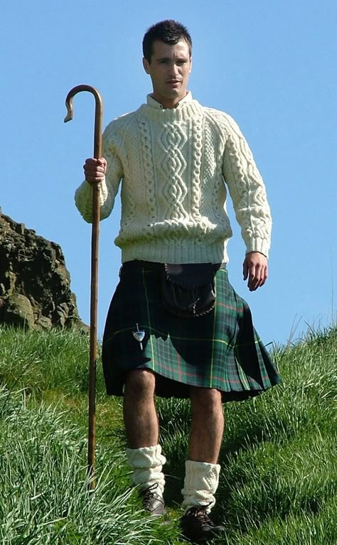 Irish Kilt, Scotland Men, Guys In Skirts, Irish Fashion, Kilt Outfits, Tartan Men, Scottish Fashion, Scottish Kilts, Tartan Kilt