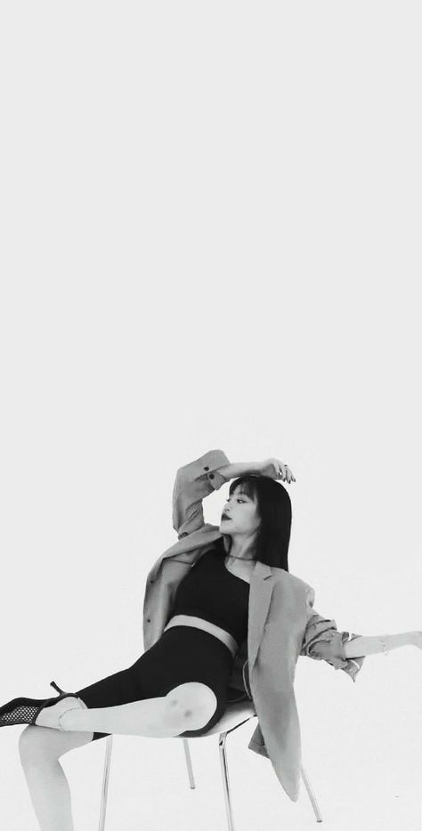 Soojin Wallpaper Aesthetic, Soojin Fashion, Seo Soojin, Korean Idol, Kpop Wallpaper, G I Dle, K Idols, Kpop Idol, Dream Life