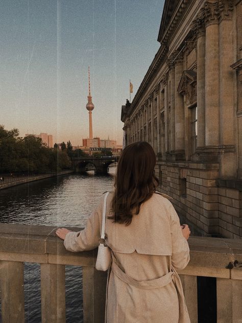 Berlin Travel Photography, Photo Idea Aesthetic, Photo Inspo Aesthetic, Berlin Aesthetic, Berlin Photography, Berlin Photos, Idea Aesthetic, Berlin Travel, Berlin City