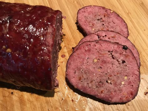 Low Sodium Venison Recipes, Venison Salami Recipe, Venison Sausage Recipe, Venison Summer Sausage Recipe, Dehydrated Snacks, Elk Meat Recipes, Homemade Summer Sausage, Deer Sausage, Salami Recipe