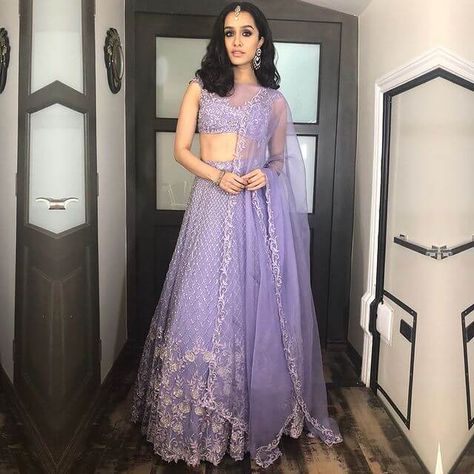 Stunning Lavender Lehengas For The Modern Brides Lavender Lehenga, भारतीय दुल्हन संबंधी, Lavender Outfit, डिजाइनर कपड़े, Purple Lehenga, Purple Outfit, Indian Outfits Lehenga, Purple Saree, Lehnga Dress