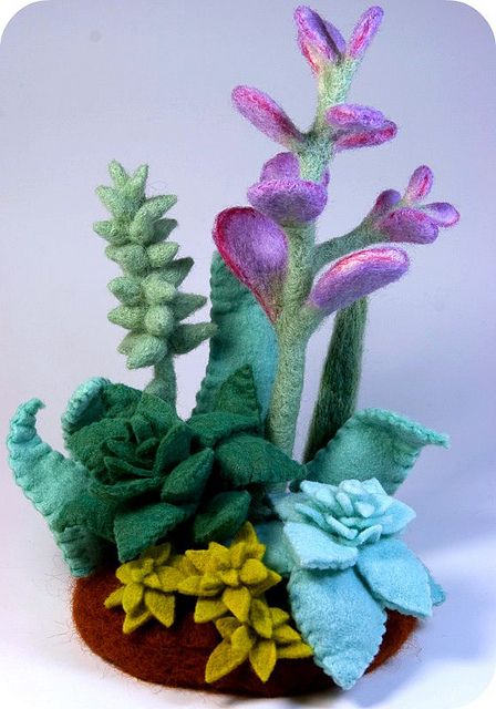 Needlefelted Succulents for Terrarium | Flickr - Photo Sharing!  Displayed in jar, too... Apartment Crafts, Cactus Craft, Felt Succulents, Felt Handmade, Needle Felting Projects, Succulent Terrarium, Fairy Garden Accessories, Tiny Apartment, Fairy Garden Diy