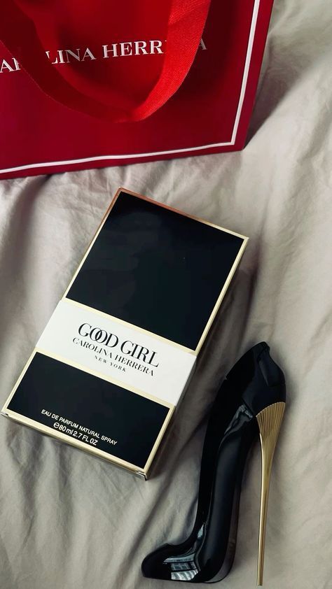 Caroline Herrera Perfume, Carolina Herrera Aesthetic, Good Girl Perfume, Carolina Herrera Perfume, Seductive Perfume, Carolina Herrera Good Girl, Perfume Carolina Herrera, Black Perfume, Alena Shishkova