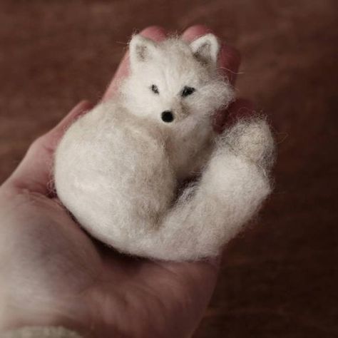 Check out this item in my Etsy shop https://www.etsy.com/listing/547684560/miniature-needle-felted-arctic-fox Simple Needle Felting, Studying Pictures, Felting Animals, Needle Felted Fox, Needle Felting Diy, Felt Fox, Needle Felted Christmas, Felting Ideas, Felted Wool Crafts