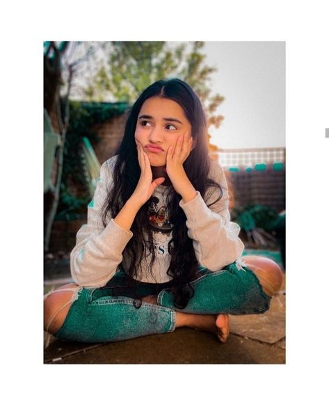 Ankita Chhetri, Pic Poses, Tiktok Star, Poses Instagram, Stylish Photo Pose, Fashion Sketch, Photography Poses Women, Women Photography Poses, Selfie Poses