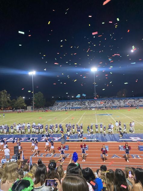 #football #fridaynightlights #highschool #aesthetic #1 Usa High School, Life In Usa, School Goals, American High School, School Field Trip, High School Life, High School Years, Exchange Student, Dream School