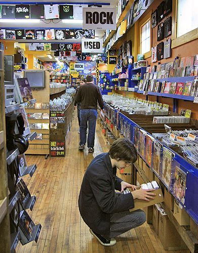 Cd Store, Vinyl Record Shop, Vinyl Record Store, Usa Pictures, Expensive Things, Empire Records, Record Stores, Vinyl Store, Live Sound