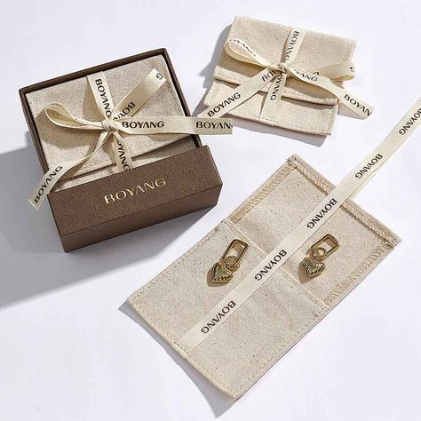 Box Jewelry Design, Luxury Jewelry Box Packaging, Luxury Packaging Jewelry, Vintage Jewelry Packaging, Luxury Jewelry Box Design, Package Design Jewelry, Jewelry Business Branding, Jewelry Pouch Packaging, Luxury Bag Packaging