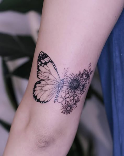 Half butterfly half flowers Wrist Tattoos For Women Butterfly, Butterfly Half Flowers, Butterfly Tats, Mens Butterfly Tattoo, Butterfly Tattoos Images, Half Butterfly, Half Flower, Flower Wrist Tattoos, Small Butterfly Tattoo