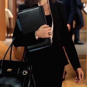 Billionaire Woman Aesthetic, Studera Motivation, Law School Inspiration, Women Lawyer, My Future Job, Rich Aesthetic, High Value Woman, Career Vision Board, Dream Career