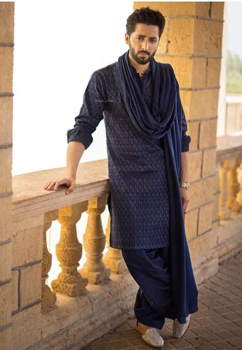 Shalwar Kameez With Coat Men, Men Salwar Kameez, Kurta Designs Men's, Man Dress Design, Indian Wedding Clothes For Men, Boys Kurta Design, Wedding Kurta For Men, Mehendi Outfit, Kurta Pajama Men