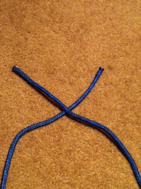 How to tie a square knot Square Knots Tutorial, How To Make A Square Knot, How To Tie A Square Knot, Square Knot Tutorial, Tie A Square Knot, Blanket Edging, How To Tie A Knot, Crochet Blanket Edging, Knots Guide