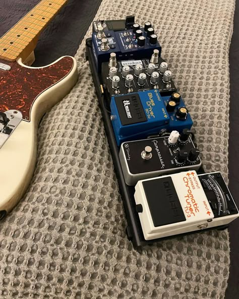 Bass Pedalboard, Pedalboard Ideas, Pedalboard Setup, Guitar Pedal Board, Bass Pedals, Pedal Boards, Reverb Pedal, Vintage Bass, Pedal Board