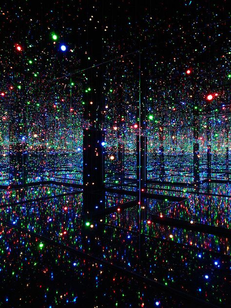 two yayoi kusama infinity mirror rooms are coming to tate modern this spring Mirrored Room, Infinity Drawings, Infinity Mirror Room, Infinity Room, Infinity Mirrors, Kusama Yayoi, Mirror Room, Mirror Installation, Infinity Mirror