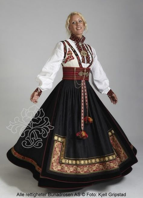 clothing Norwegian Dress, Norwegian Clothing, Scandinavian Costume, Costumes Around The World, National Dress, Folk Dresses, Ethnic Dress, Traditional Fashion, Folk Costume