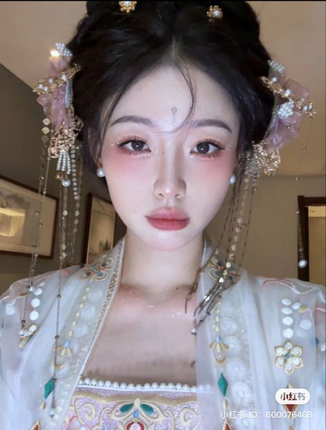 Hanfu Makeup Tutorial, Hanfu Makeup, Cara Makeup, Traditional Hairstyle, Chinese Hanfu, Asian Eyes, Asian Eye Makeup, Fairy Makeup, Costume Makeup