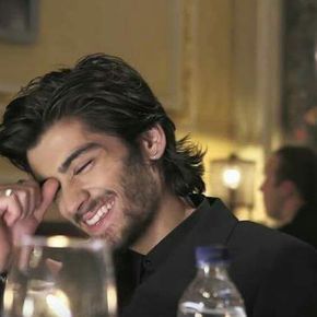 Prettiest Smile, Chloe Lewis, Feeling Low, His Smile, Zayn Malik, Luxury Lifestyle, Health Care, Fan