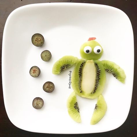 Kiwi Snacks, Turtle Snacks, Animal Snacks, Kid Foods, Fruit Animals, Turtle Birthday, Kid Food, Toddler Snacks, Kiwi Fruit