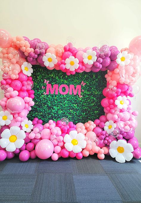 Mother's day setup😍 Mothers Day Balloon Backdrop, Mother’s Day Balloon And Flowers, Mother’s Day Balloon Arch, Back Drops For Mother’s Day, Mother’s Day Decor, Happy Mothers Day Decoration, Mothers Day Balloons, Mothers Day Decor, Balloon Arches