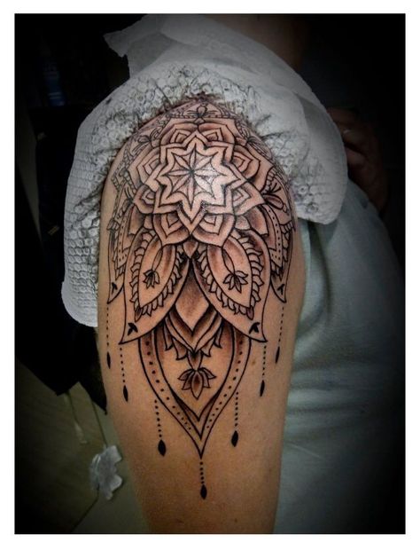 Mandala Tattoo Shoulder, Mandala Tattoos For Women, Mandela Tattoo, Girl Shoulder Tattoos, Tattoo On Shoulder, Shoulder Arm Tattoos, Skeleton Hand Tattoo, Inspiration Tattoos, Cat Tattoos