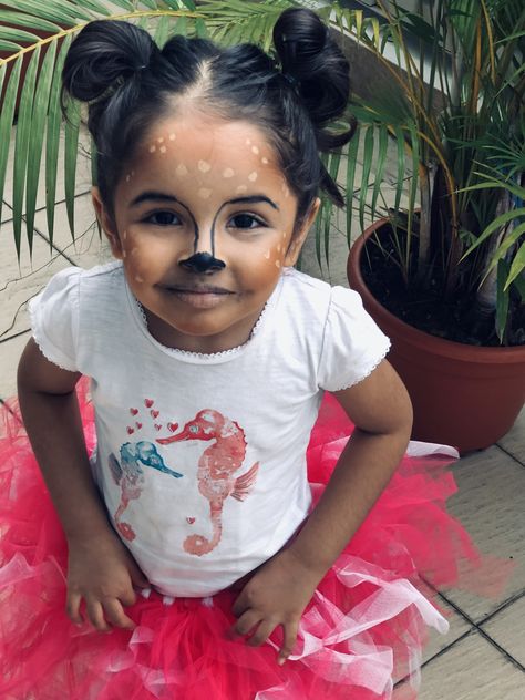 Kids cute makeup for fancy dress or Halloween. Deer face Pig Face Paint, Wolf Makeup, Deer Face, Deer Makeup, Pig Face, Kids Carnival, Carnival Makeup, Kids Face Paint, Kids Makeup