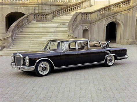 Mercedes-Benz 600 - W100 - 1963-1981 | Flickr - Photo Sharing! Mercedes Benz 600, Mercedes 600, Mercedes Classic, Classic Mercedes Benz, Mercedes Benz Maybach, Benz Classic, Daimler Benz, Mercedes Benz 300, Mercedes Maybach