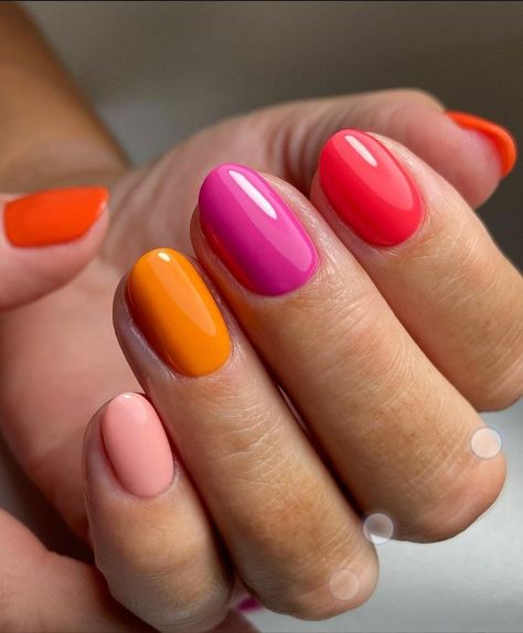 Solid Summer Nails, Summer Gradient, Gradient Nail Design, Nail Color Combos, Nagellack Trends, Solid Color Nails, Gel Mani, Nail Idea, Nails 2023