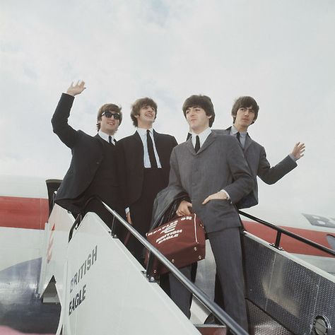 Mv Bill, Beatles Quotes, Richard Starkey, Men In Suits, Beatles Photos, Beatles Pictures, Beatles John, Breaking In, Paul George