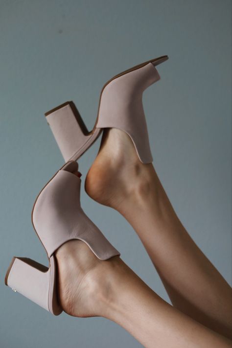 #feet #foot #feetfetish #heels #heelsaddict #heeledshoes #heelconcept #heeling #poses #poseideas #shoesaddict #shoes #shoesporn #longlegs #legs #womenfashion #fashion #shoegame #pink #dustypink #tan #skincareaesthetic Heel Photoshoot, Maggie Grace, Long Legs, Photoshoot Ideas, Shoe Game, Dusty Pink, Lookbook, Skin Care, Heels