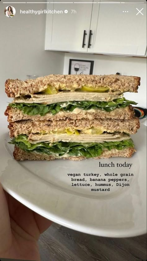 Hummus Turkey Sandwich, Simple Healthy Sandwiches, Healthy Lunch Sandwich Ideas, Health Sandwich Ideas, Healthy Turkey Sandwich, Vegetarian Sandwich Ideas, Meal Prep Sandwiches, Healthy Sandwiches For Lunch, Hummus Sandwich Recipes