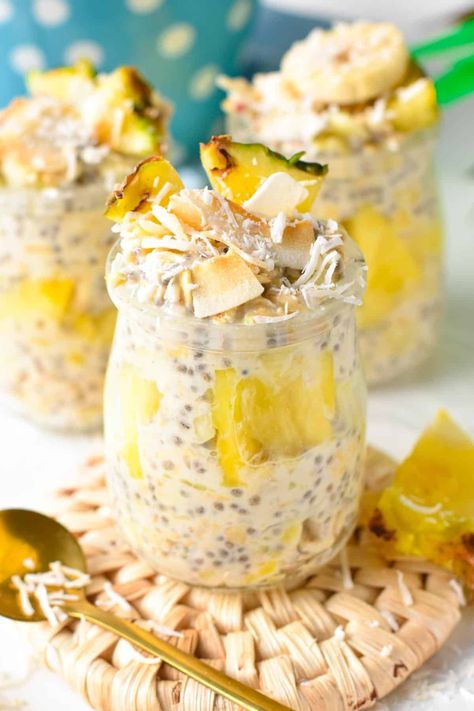 This Pina Colada Overnight Oats is a dream healthy breakfast with delicious tropical flavors from coconut and pineapple. If you are a Pina colada lover, this healthy breakfast recipe is for you. Pina Colada Overnight Oats, Best Overnight Oats Recipe, Breakfast Oats Overnight, Chia Overnight Oats, Protein Overnight Oats, Healthy Breakfast Recipe, Plant Kitchen, Oats Recipe, Oats Breakfast