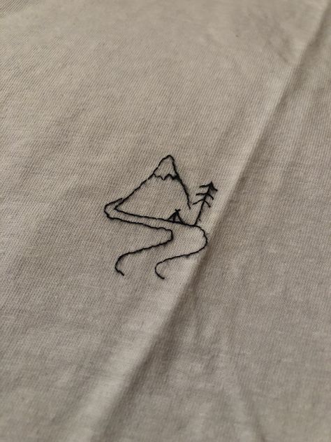 Mountain icon I stitched on a Tshirt for my boyfriend! #stitching #embroidery Tshirt Stitching Ideas, Embroidery Tshirt For Boyfriend, Mountain Embroidery Simple, Simple Embroidery Tshirt, Masculine Embroidery Designs, Manly Embroidery, Embroidery Mountains Simple, Embroidery Ideas For Men, Embroidery For Boyfriend