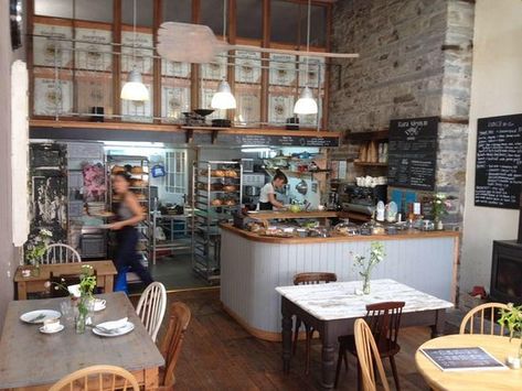 Open Kitchen Bakery Shop, Open Kitchen Bakery Design, Open Kitchen Coffee Shop, Cafe With Open Kitchen, Open Kitchen Cafe Design, Open Kitchen Bakery, Open Kitchen Cafe, Small Bakery Kitchen, Small Restaurant Kitchen