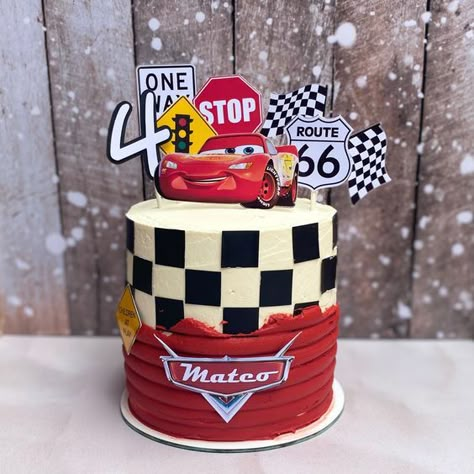 Cars Cake No Fondant, Lightning Mcqueen Birthday Cake Ideas, Cars Decorations Party Lightning Mcqueen, Cars Disney Birthday Cake, Disney Cars Theme Cake, Cars First Birthday Cake, Cars Movie Cake Ideas, Cars 2nd Birthday Party Cake, Cars Theme Birthday Party Decorations Lightning Mcqueen