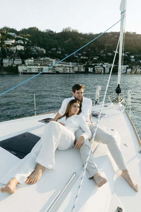 San Francisco Sailboat Engagement Boat Engagement Photos, Sailboat Engagement, Sailboat Photography, Boat Photoshoot, Photoshoot Sunset, Pregnancy Photos Couples, Beach Book, Girl Western, Yacht Wedding