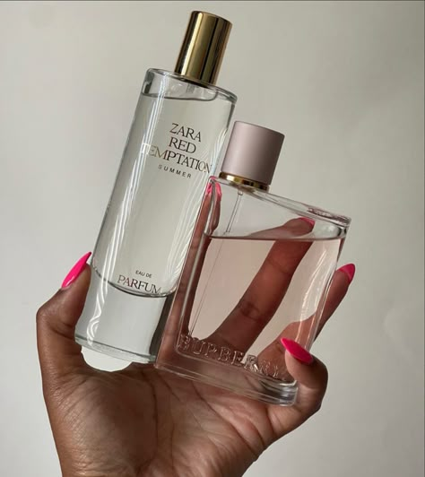 Perfume Hacks, Burberry Her, Burberry Perfume, Bad Room, Fragrance Lab, Fragrances Perfume Woman, Perfume Collection Fragrance, Body Smells, Smell Goods