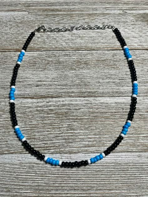 Black Seed Bead Jewelry, Black And Blue Bracelet, Pretty Beaded Jewelry, Evil Eye Jewelry Bracelet, Drátěná Socha, Simple Beaded Necklaces, Hand Jewelry Rings, Homemade Necklaces, Handmade Choker Necklace