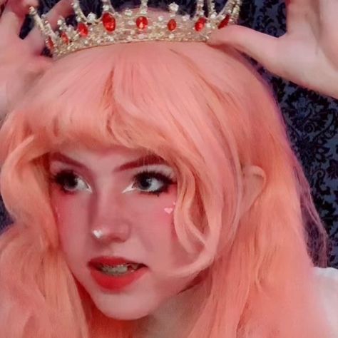 Princess Bubblegum Cosplay Makeup, Princess Bubblegum Makeup Look, Prince Bubblegum Cosplay, Princess Bubblegum Makeup, Bubblegum Makeup, Princess Bubblegum Halloween, Princess Bubblegum Costume, Bubblegum Costume, Princess Bubblegum Costumes