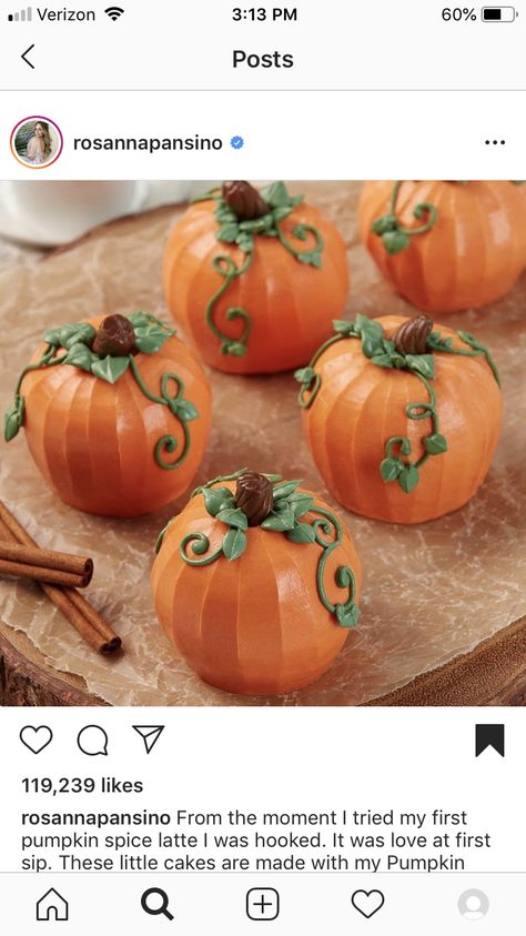 Pumpkin Shaped Cake, Pumpkin Spice Latte Cake, Latte Cake, Pumpkin Cakes, Kandee Johnson, Nerdy Nummies, Postres Halloween, Rosanna Pansino, Pumpkin Pie Cheesecake