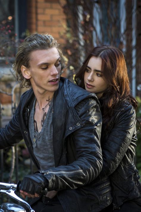 Clary Y Jace, Anne And Gilbert, To The Bone Movie, City Of Ashes, Clary And Jace, Jace Wayland, Clary Fray, Jamie Campbell, Jamie Campbell Bower