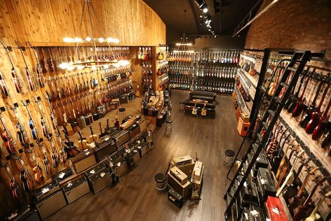 Music Store Interior, Guitar Studio, Concert Stage Design, Recording Studio Design, Guitar Store, Guitar Center, Up Music, Store Interior, Music Studio