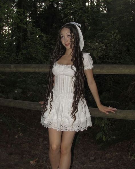 samantha ୨୧ feminine fashion diary (@princess.makana) • Instagram photos and videos Dollette White Dress, Grunge White Dress, Waist Photoshoot, Babydoll Aesthetic Outfits, Purity Aesthetic, Coquette Forest, Morute Outfits, Morute Clothes, Gloomy Coquette Outfit