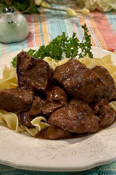 Red Wine Braised Beef Tips, Beef Braised In Red Wine, Red Wine Braised Pot Roast, Red Wine Braised Beef Roast, Red Wine Braised Chuck Roast, Amish White Bread, Beef Tip Recipes, Salmon Croquettes, Beef Strips