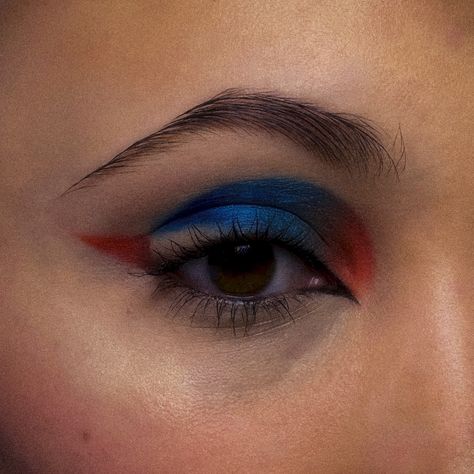 Blue Red Eyeshadow, Red And Blue Eyeliner, Red And Blue Eye Makeup, Red And Blue Makeup Looks, Red And Blue Eyeshadow Looks, Blue Red Makeup, Blue And Red Makeup, Persephone Makeup, Red Eyeshadow Makeup