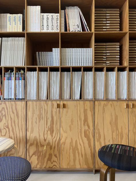 Plywood storage cabinets in Maharam's New York City showroom and office space. Architect Neil Logan. Plywood Office Interior, Plywood Workshop, Plywood Shelving, Plywood Built In Storage, Plywood Bookshelf, Plywood Office, Plywood Wall Storage, Plywood Shelf, Birch Plywood Office