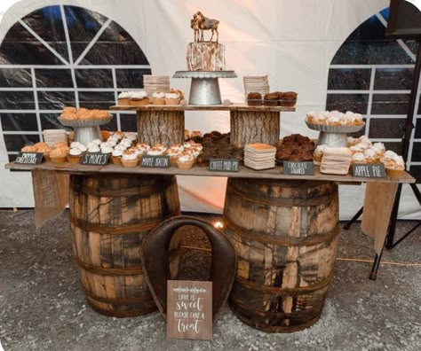 Western Wedding Buffet, Western Grazing Table, Whiskey Barrel Dessert Table, Rustic Western Wedding Reception, Western Theme Food Table, Western Wedding Desserts, Western Cake Table Ideas, Ranch Theme Wedding, Western Dessert Table Ideas