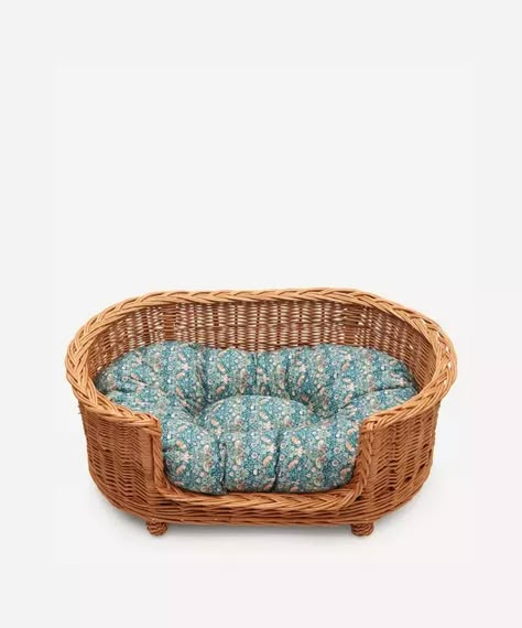 Coco & Wolf - Strawberry Thief Oval Rattan Dog Bed Soft Dog Beds, Oval Basket, Dog Basket, Strawberry Thief, Horse Accessories, Dog Ideas, Green Bedding, Contemporary Quilts, Luxury Pet