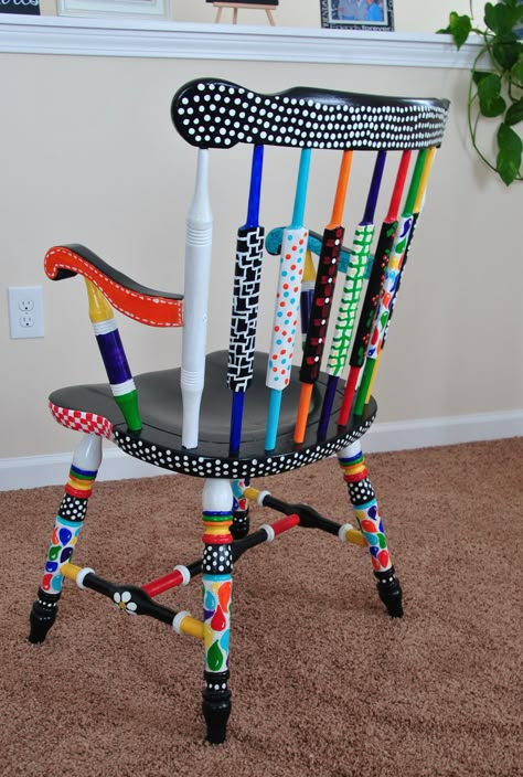 My crazy painted chair Chalk Painted Chairs Ideas, Painted Chairs Ideas Inspiration, Art Theme Decorations, Funky Painted Chairs, Chair Painting Ideas, Painted Chairs Ideas, Quirky Paintings, Painted Chairs Diy, Paint Chairs